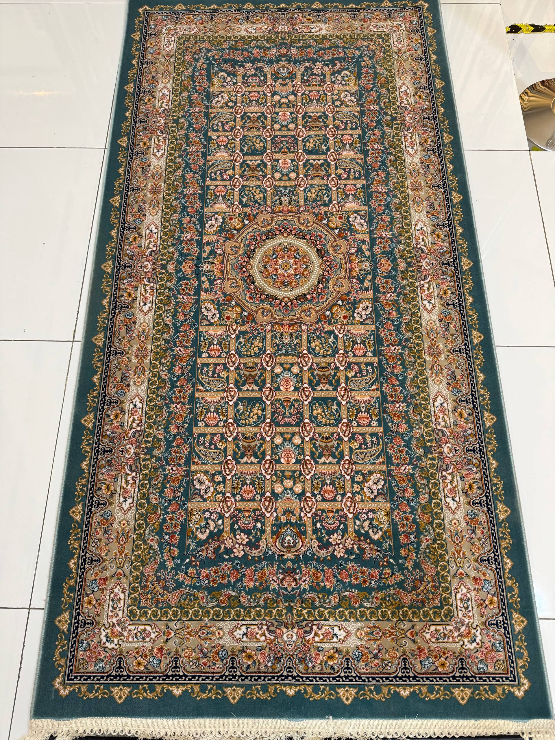 سجاد الايراني - کد 12102 - ابی