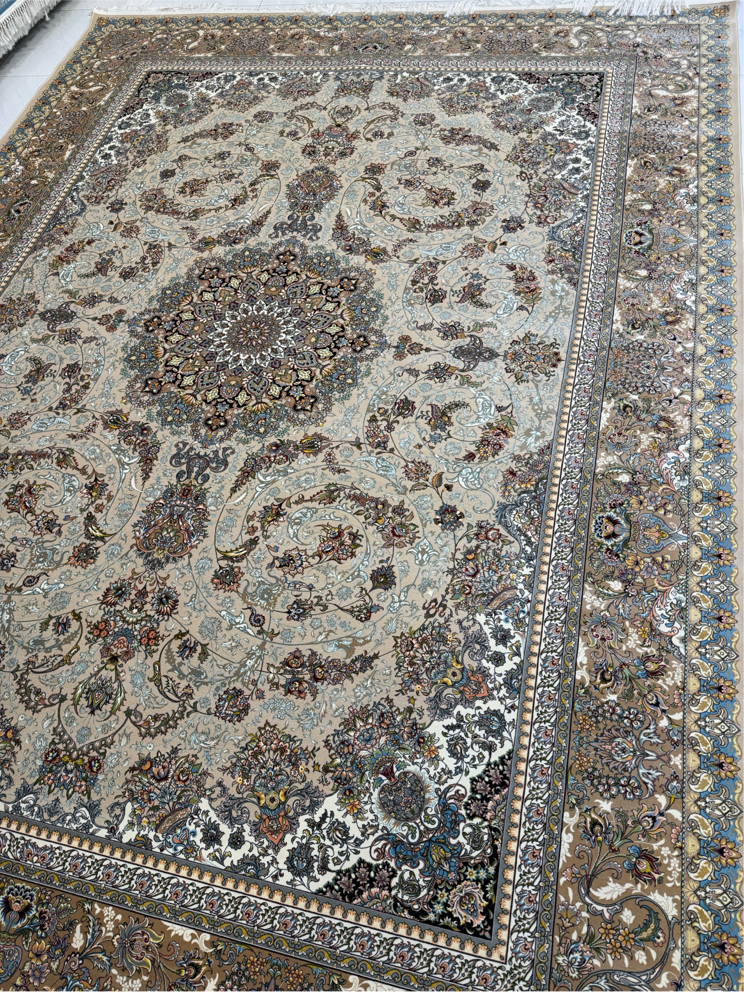 سجاد الايراني - دلوان نسکافه