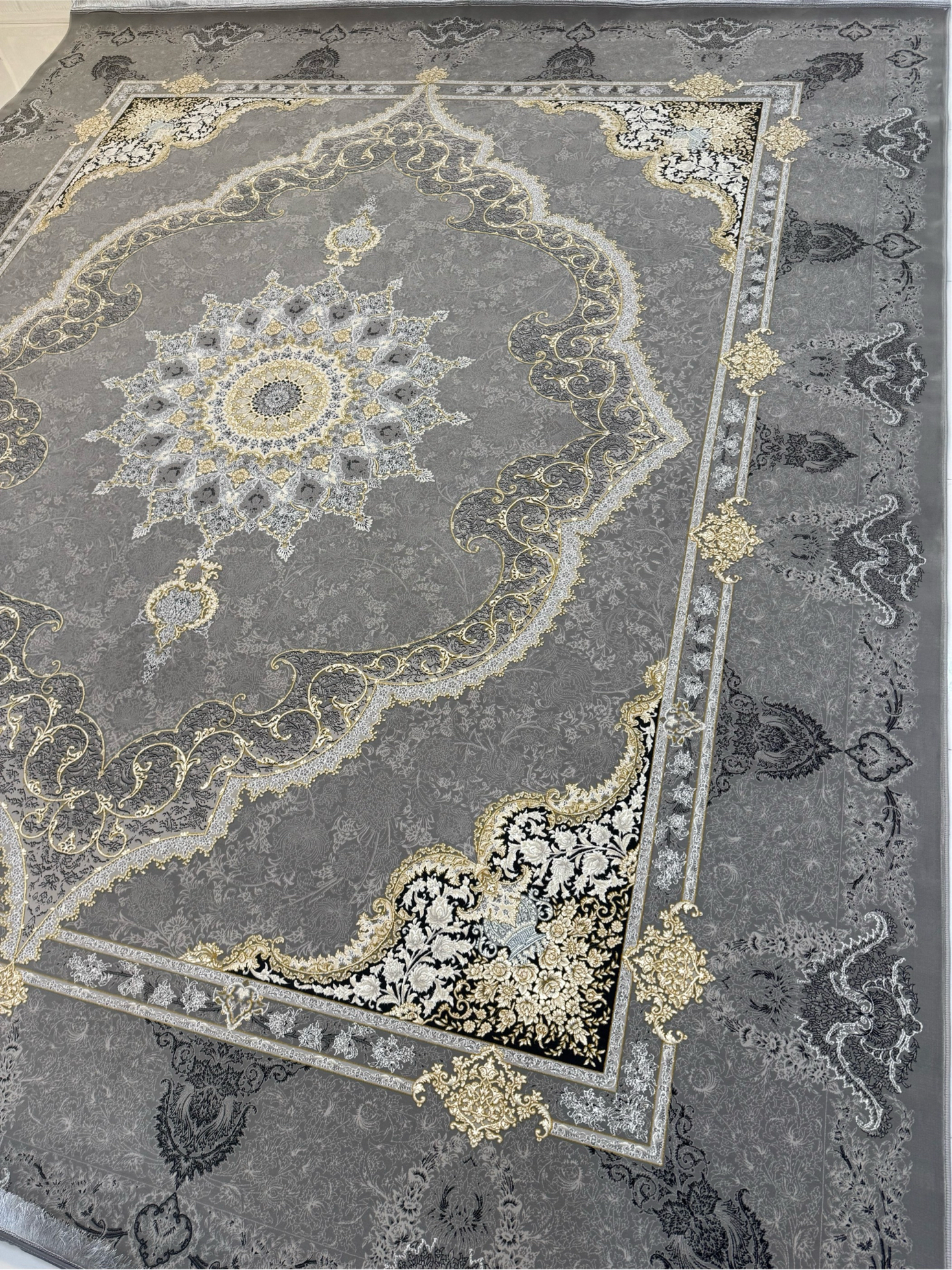 سجاد الايراني -  کد 18001 استوک رصاصی